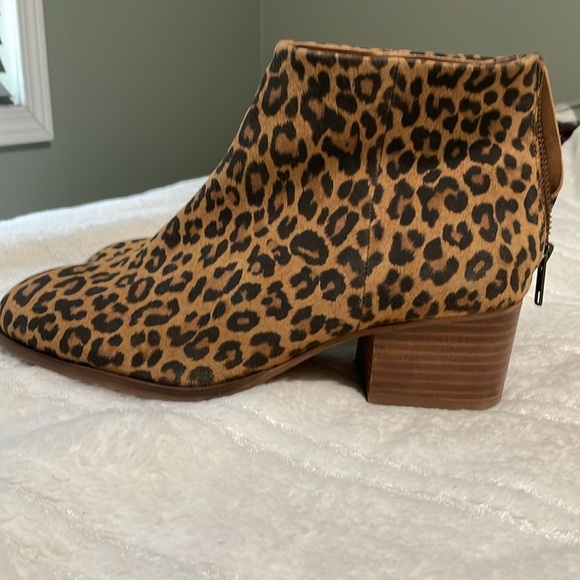 Anthropologie Shoes - Anthropologie Seychelles NWOT leopard print suede ankle boots size 8.5